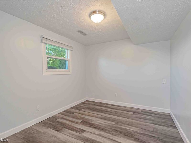 932 Richards Drive, Louisville, OH 44641 Photo 23
