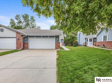 7421 Red Oak Road, Lincoln, NE 68516