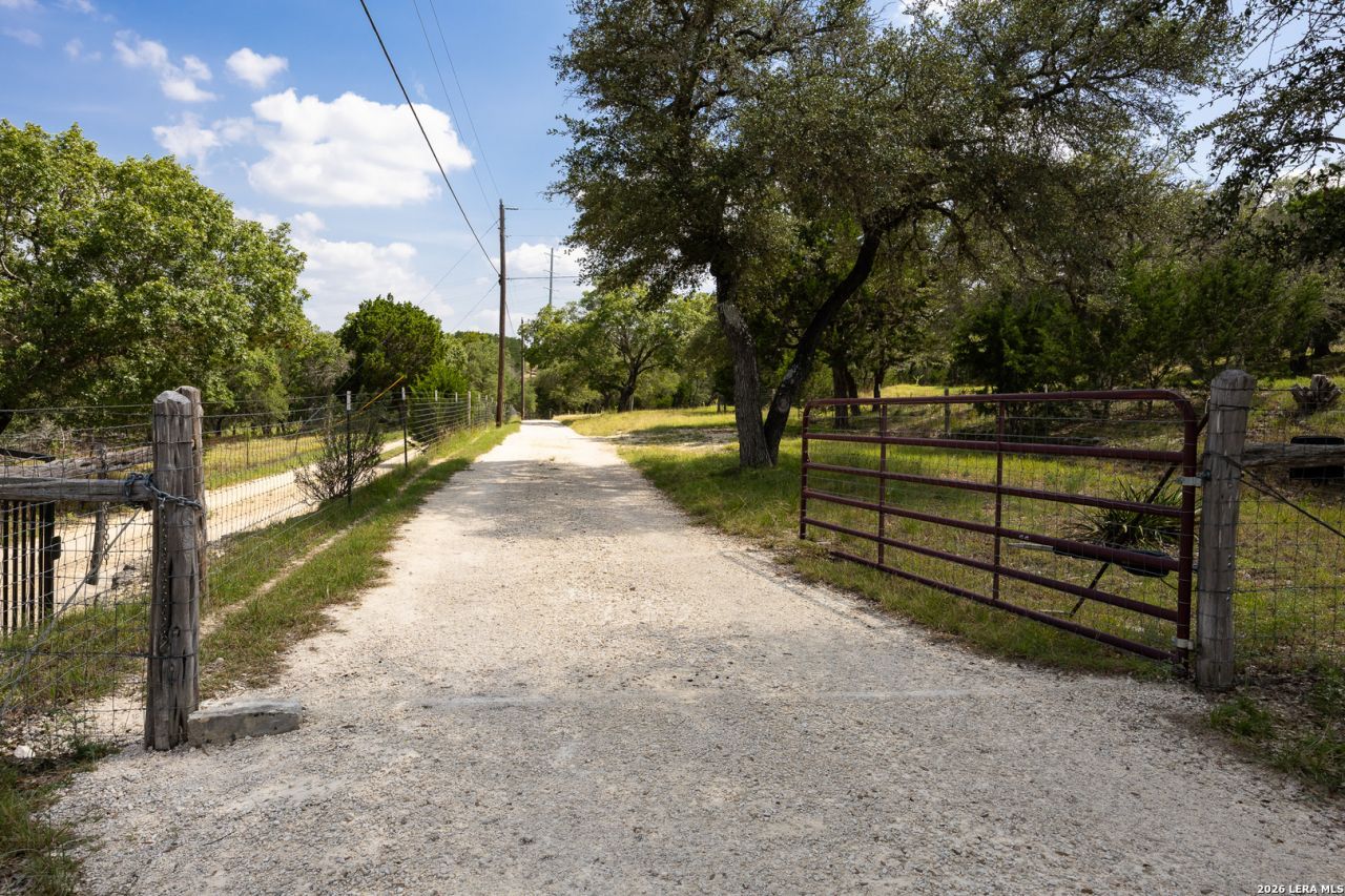 368 Fm 1376, Boerne, TX 78006 Main Photo