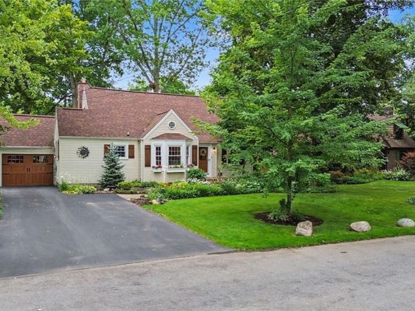 38 Lombardy Lane , Hamburg, NY 14075