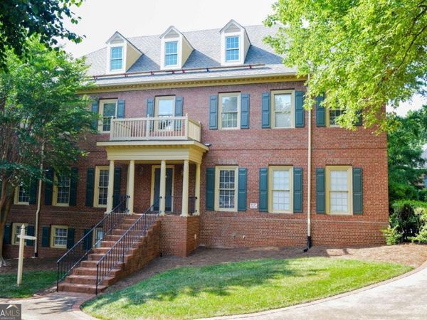 1071 Cambridge Square, Unit E, Alpharetta, GA 30009