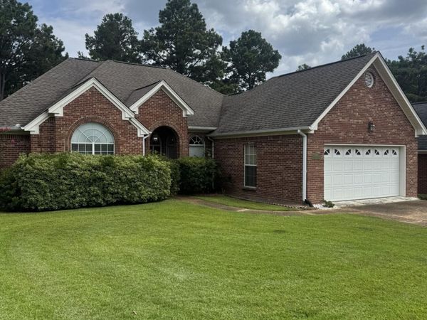 160 Apple Blossom Drive, Brandon, MS 39047