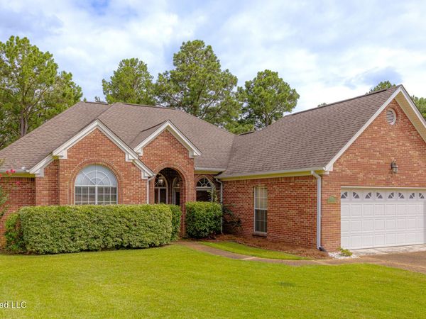 160 Apple Blossom Drive, Brandon, MS 39047