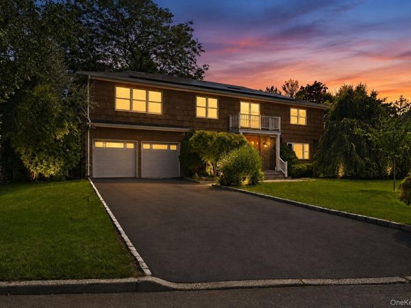 23 Carriage Court , Scarsdale, NY 10583