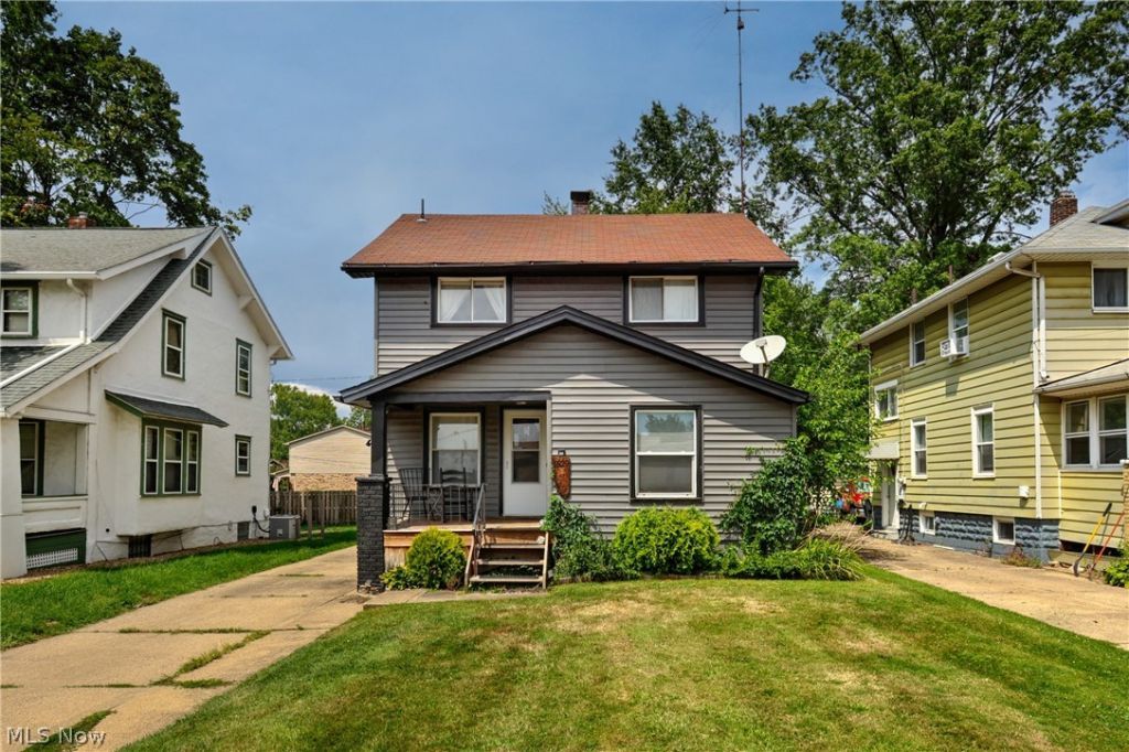 1529 Longfellow Court Ne, Warren, OH 44483 Main Photo