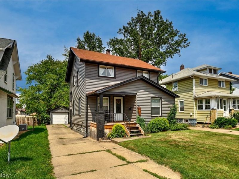 1529 Longfellow Court NE, Warren, OH 44483 Photo 2