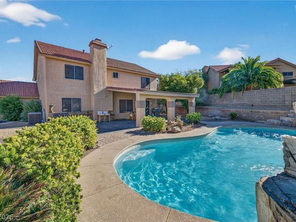 301 W Country Club Drive , Henderson, NV 89015