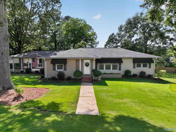 105 Country Club Drive, Gadsden, AL 35901