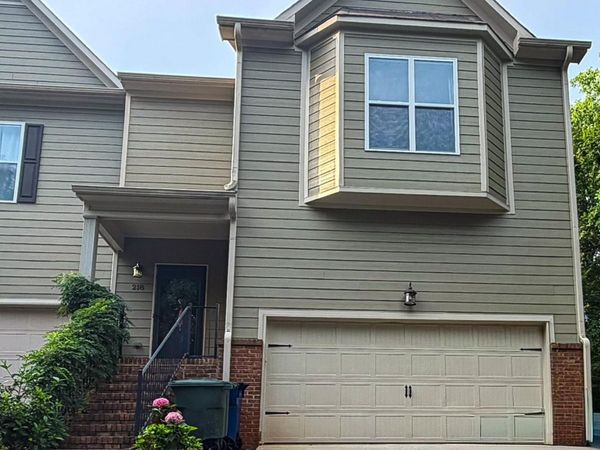 218 NE Treetop Drive NE, Huntsville, AL 35801