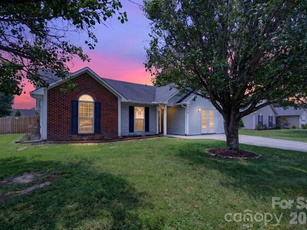 906 Woodhill Drive , Fletcher, NC 28732