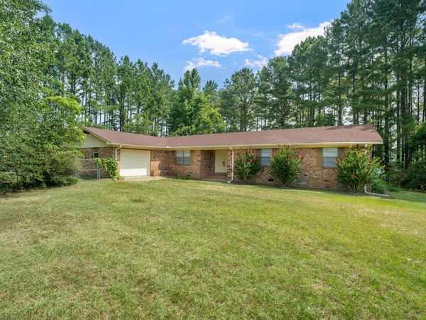 318 Higgins, Sumrall, MS 39482