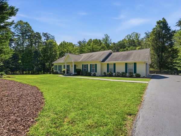 2340 Lakewood Forest RD, Moneta, VA 24121