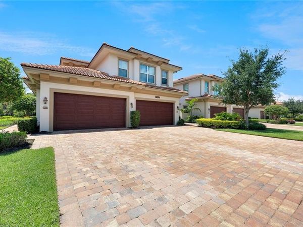 7801 Hawthorne DR , Unit 2701, NAPLES, FL 34113