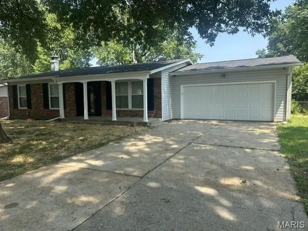 11954 Lakecrest Lane, Unincorporated, MO 63138