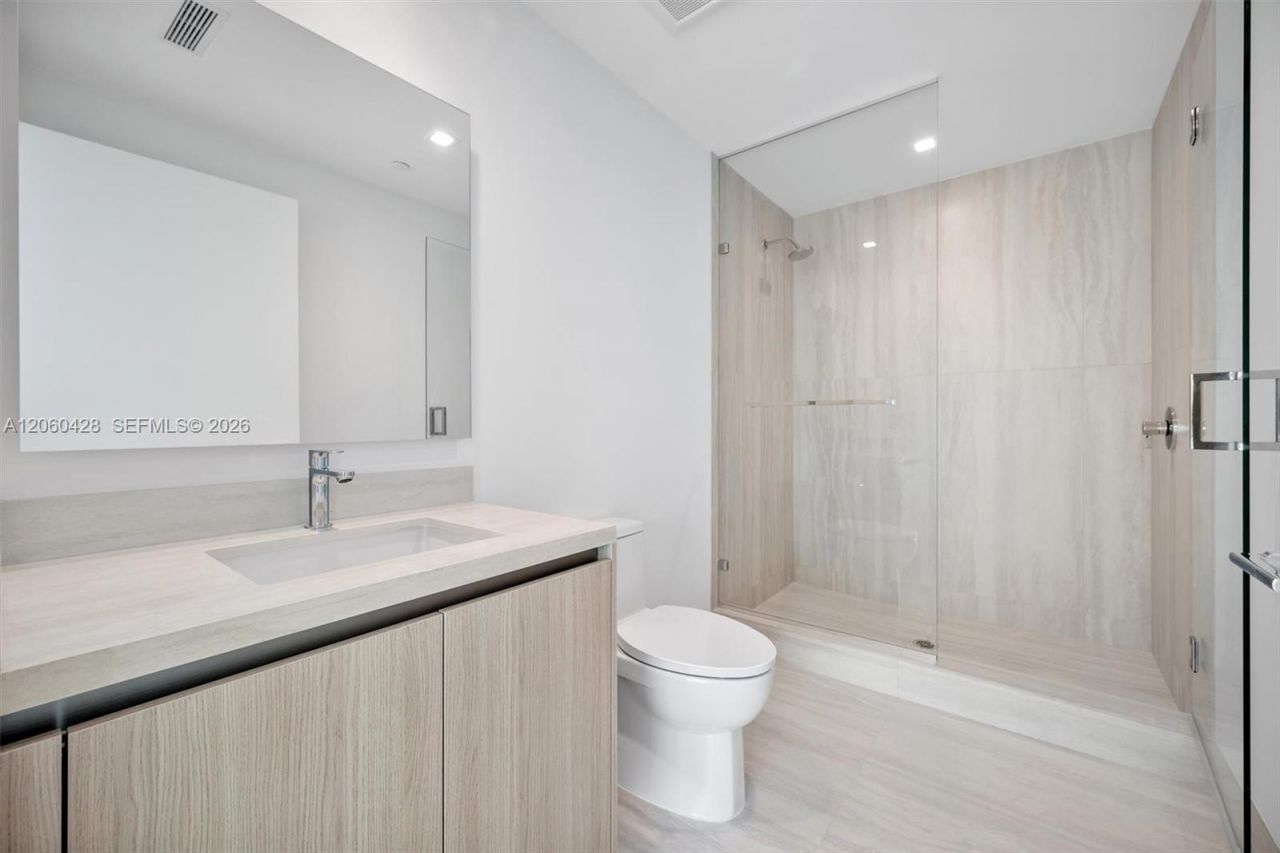 2411 Laguna Circle , Unit 306, Miami, FL 33181 Photo