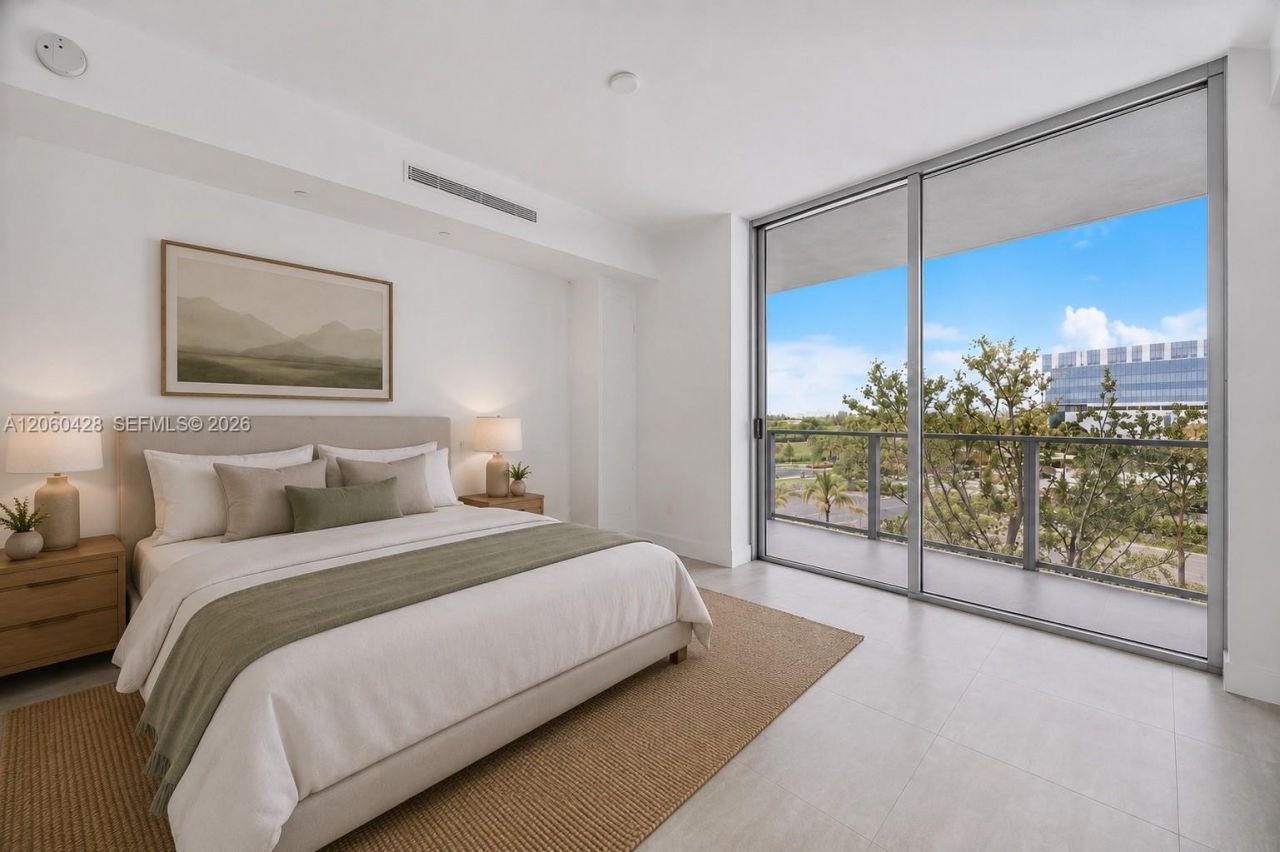 2411 Laguna Circle , Unit 306, Miami, FL 33181 Photo