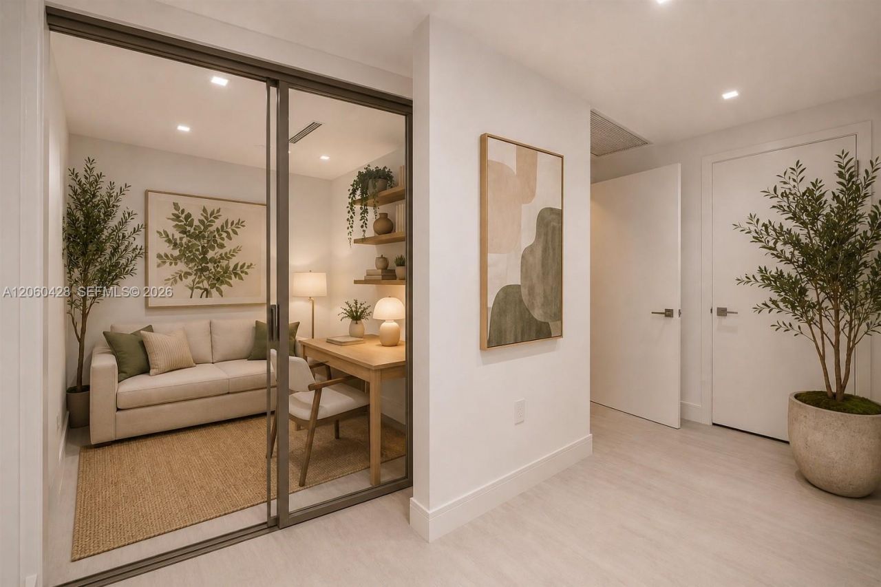 2411 Laguna Circle , Unit 306, Miami, FL 33181 Photo