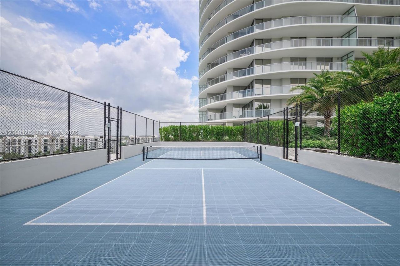 2411 Laguna Circle , Unit 306, Miami, FL 33181 Photo