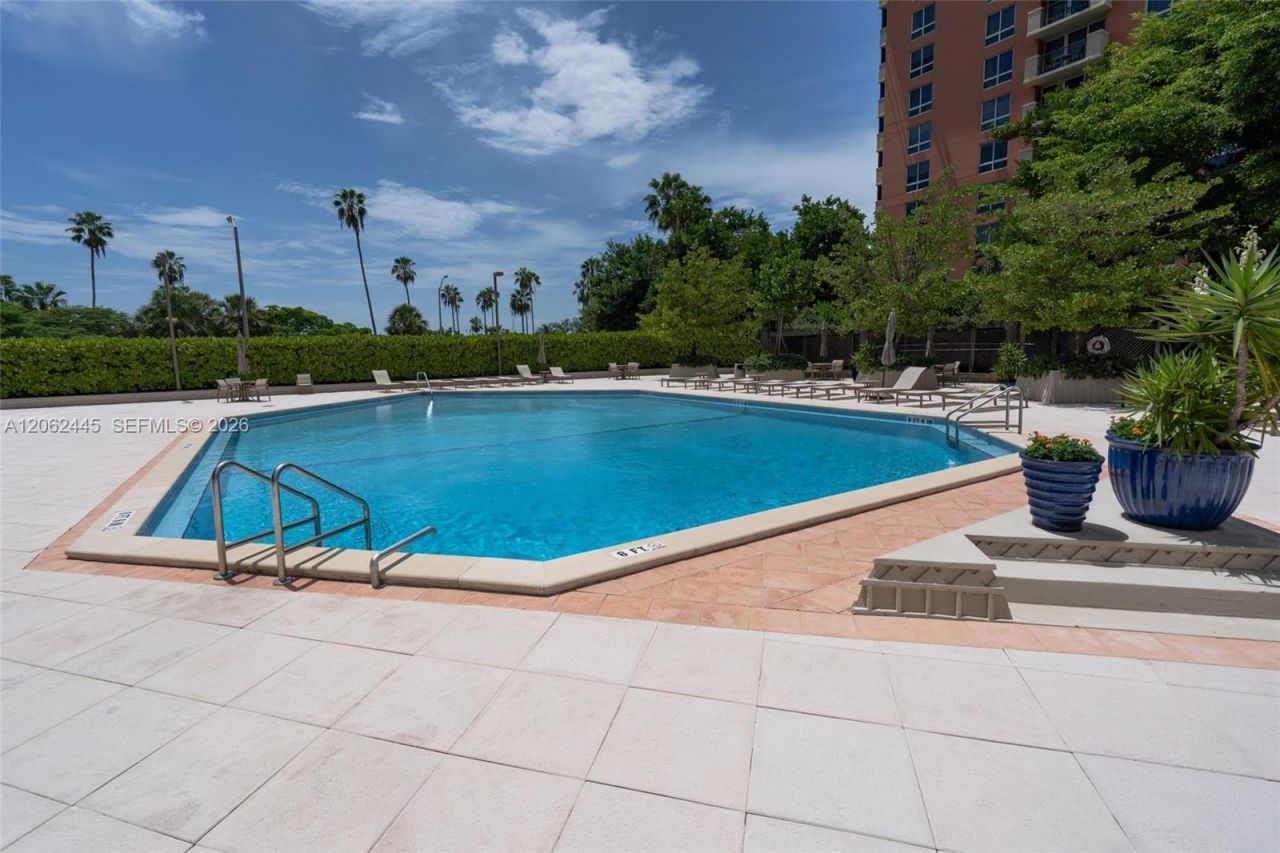 2901 S Bayshore Dr, Unit 2G, Miami, FL 33133 Photo