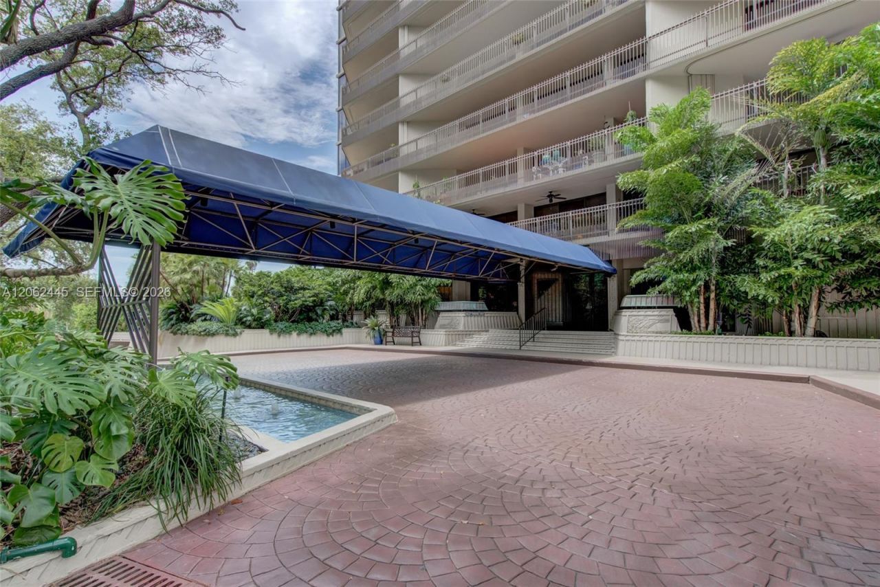 2901 S Bayshore Dr, Unit 2G, Miami, FL 33133 Photo