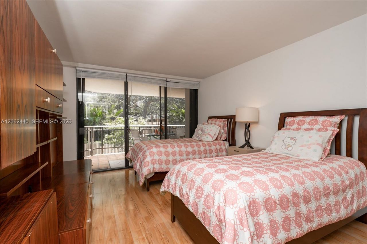 2901 S Bayshore Dr, Unit 2G, Miami, FL 33133 Photo