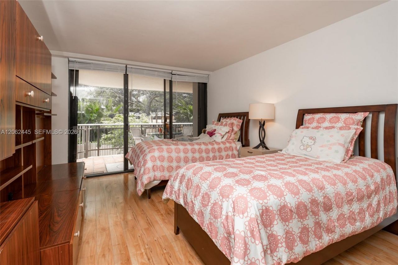 2901 S Bayshore Dr, Unit 2G, Miami, FL 33133 Photo