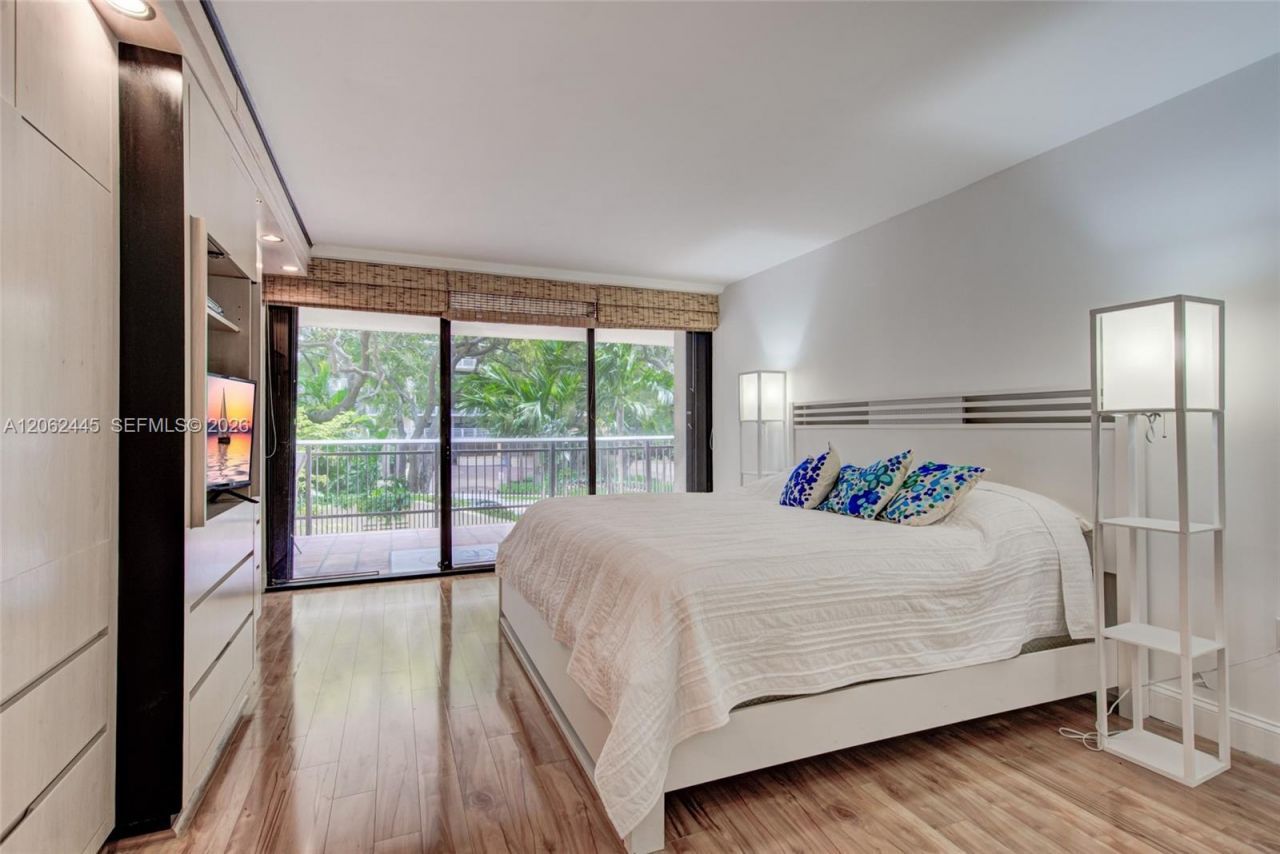 2901 S Bayshore Dr, Unit 2G, Miami, FL 33133 Photo