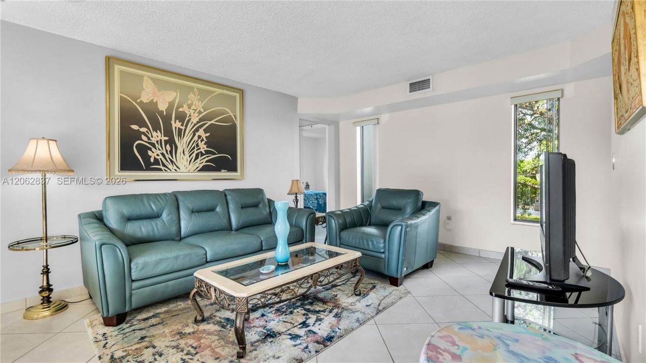 1820 W 53rd St, Unit 204, Hialeah, FL 33012 Photo