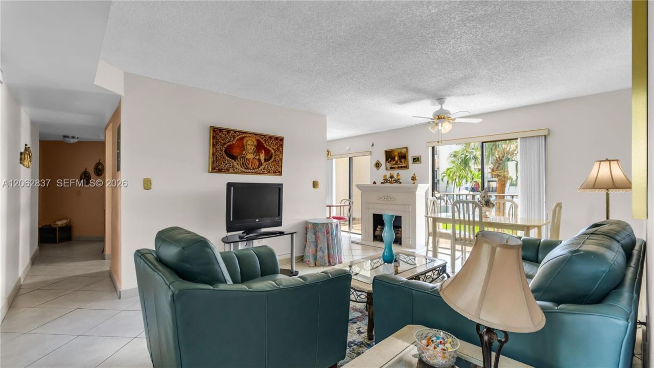 1820 W 53rd St, Unit 204, Hialeah, FL 33012 Photo