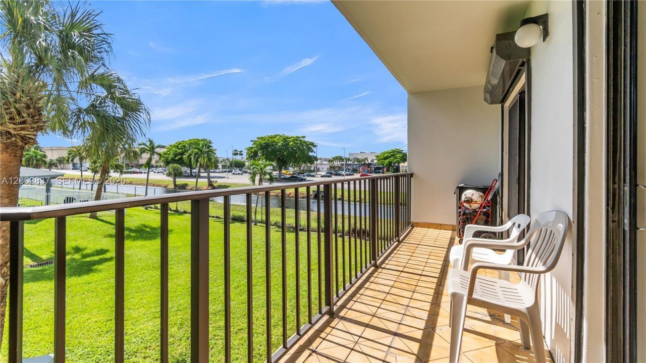 1820 W 53rd St, Unit 204, Hialeah, FL 33012 Photo