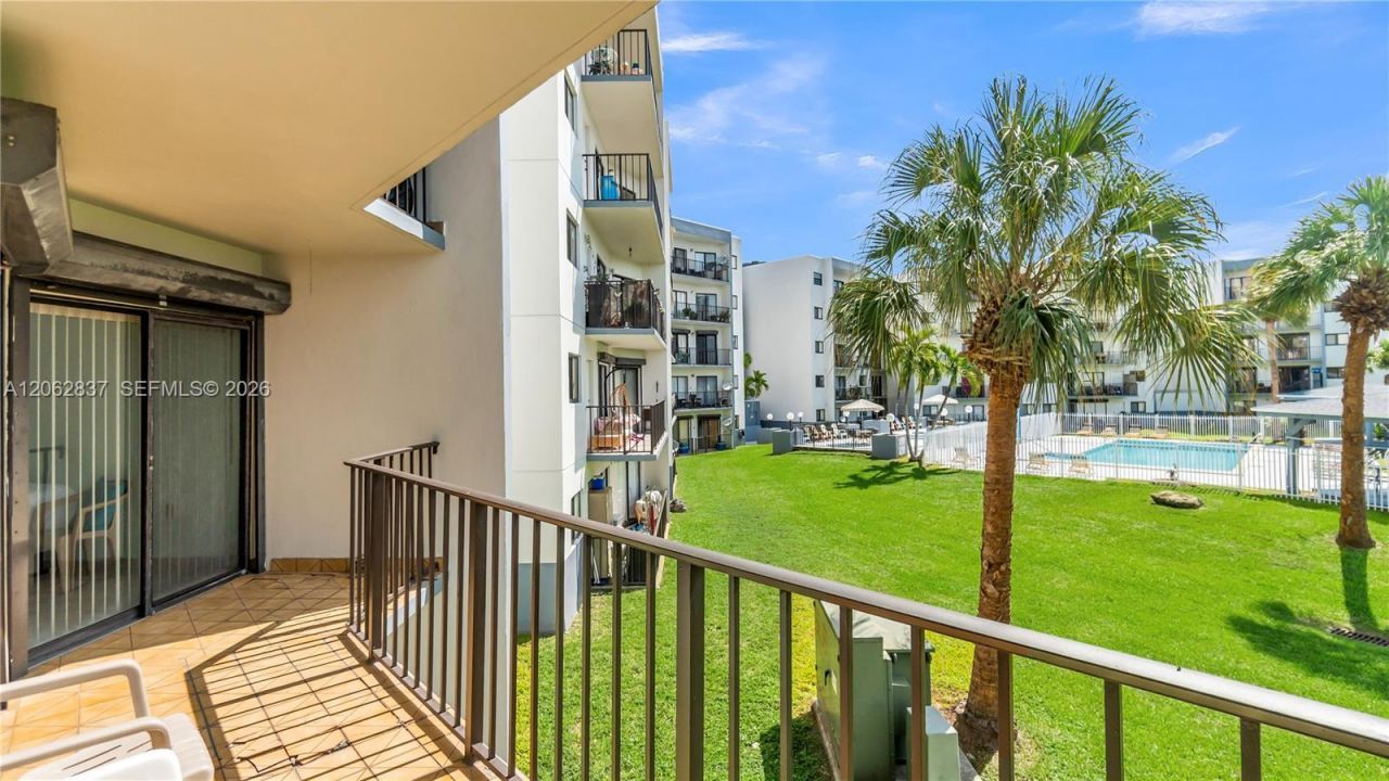 1820 W 53rd St, Unit 204, Hialeah, FL 33012 Photo