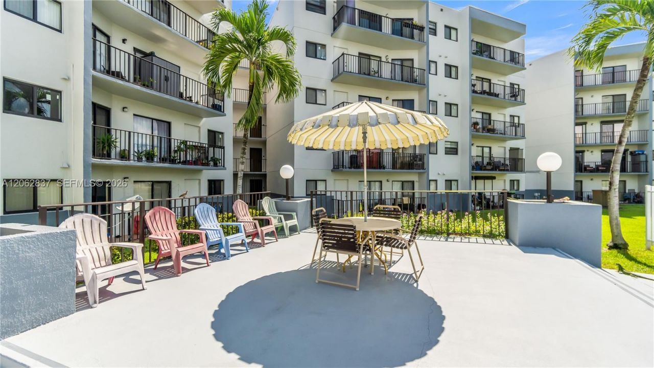 1820 W 53rd St, Unit 204, Hialeah, FL 33012 Photo