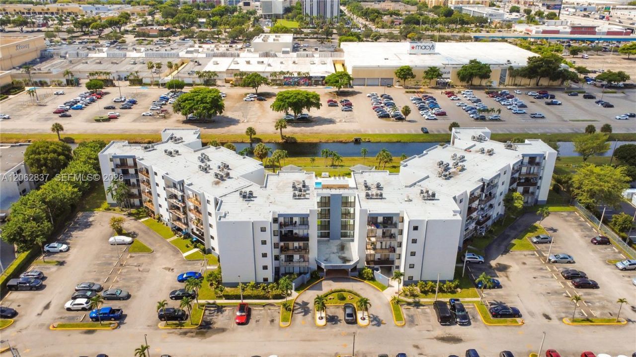 1820 W 53rd St, Unit 204, Hialeah, FL 33012 Photo