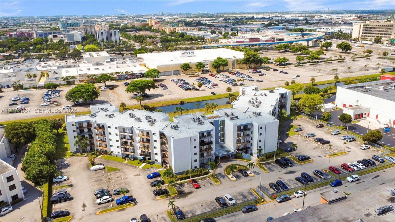 1820 W 53rd St, Unit 204, Hialeah, FL 33012 Photo