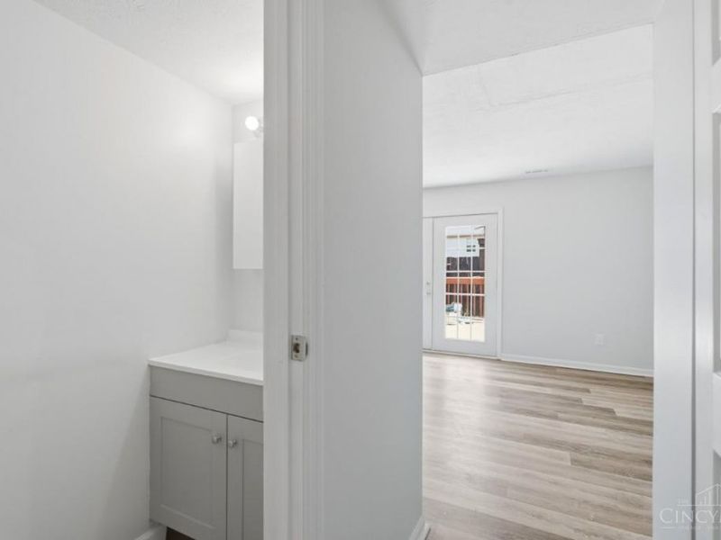 3452 Amberway Court, Cincinnati, OH 45251 Photo 18
