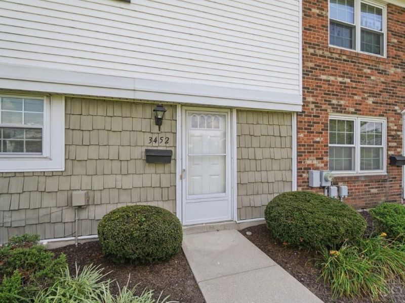 3452 Amberway Court, Cincinnati, OH 45251 Photo 4