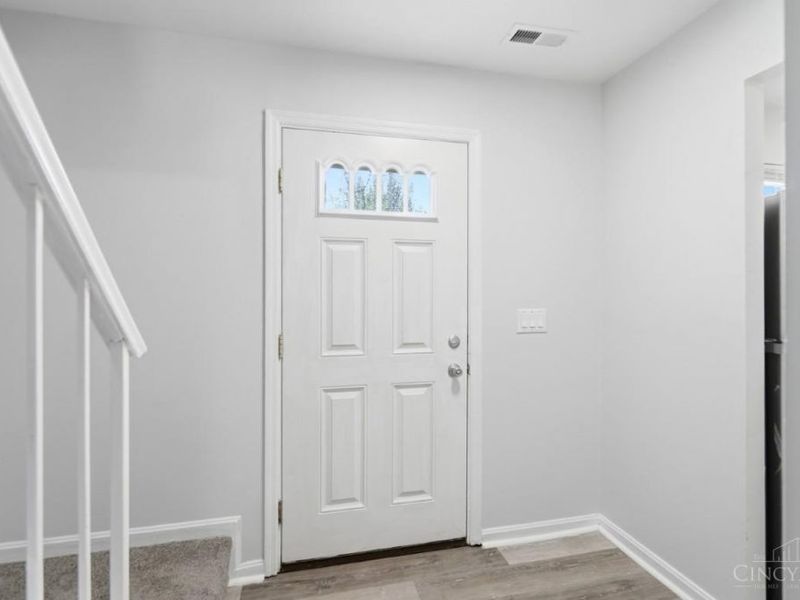 3452 Amberway Court, Cincinnati, OH 45251 Photo 5