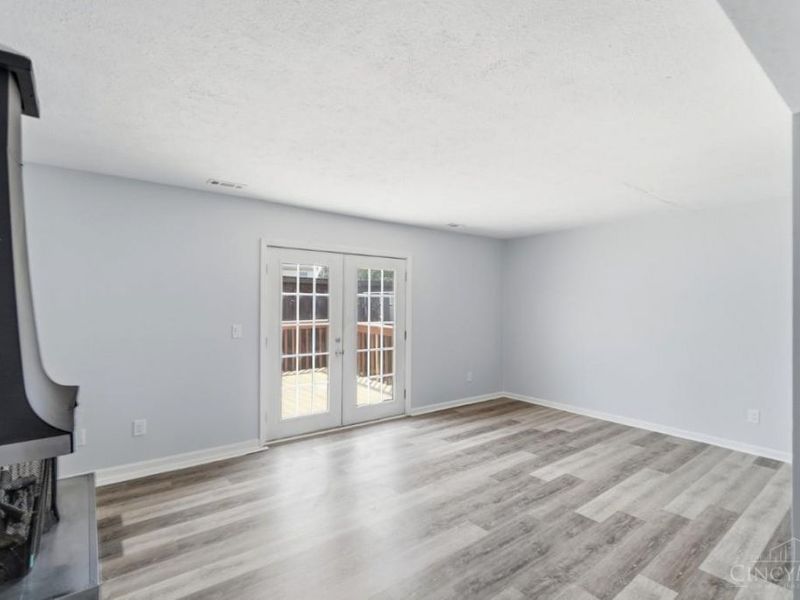 3452 Amberway Court, Cincinnati, OH 45251 Photo 8