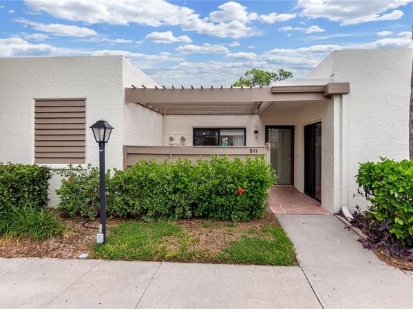 511 LAKESIDE DRIVE , Unit 511, BRADENTON, FL 34210