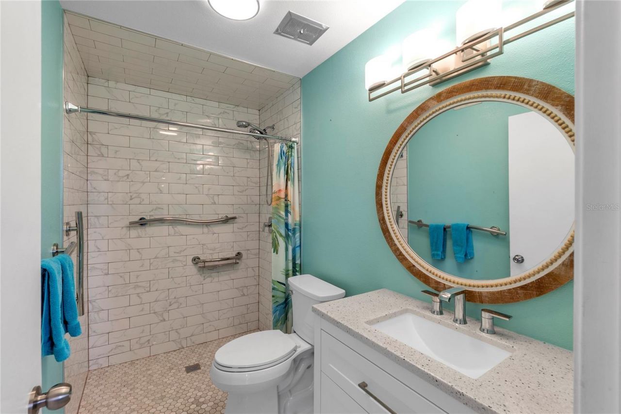 511 Lakeside Drive, Unit 511, Bradenton, FL 34210 Photo