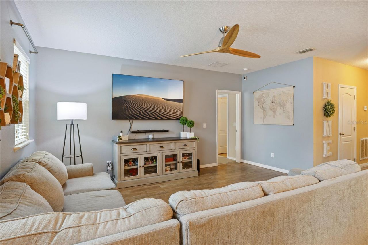 2541 Martins Run , Tavares, FL 32778 Photo