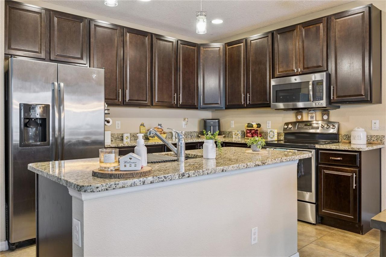2541 Martins Run , Tavares, FL 32778 Photo
