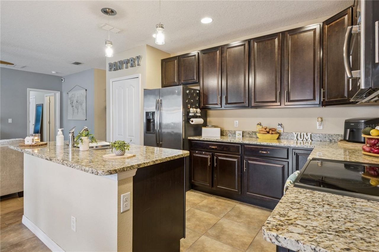 2541 Martins Run , Tavares, FL 32778 Photo