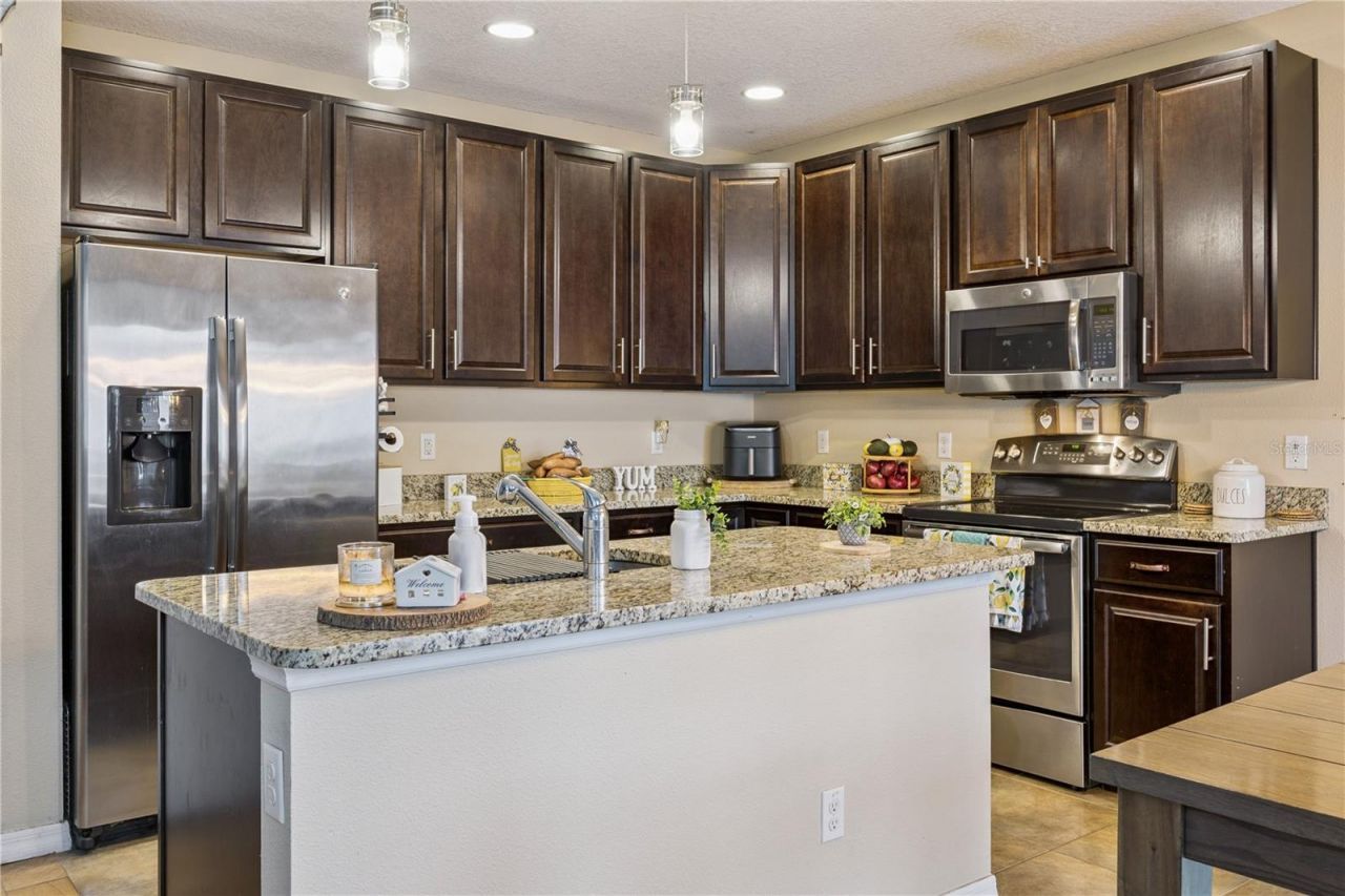 2541 Martins Run , Tavares, FL 32778 Photo