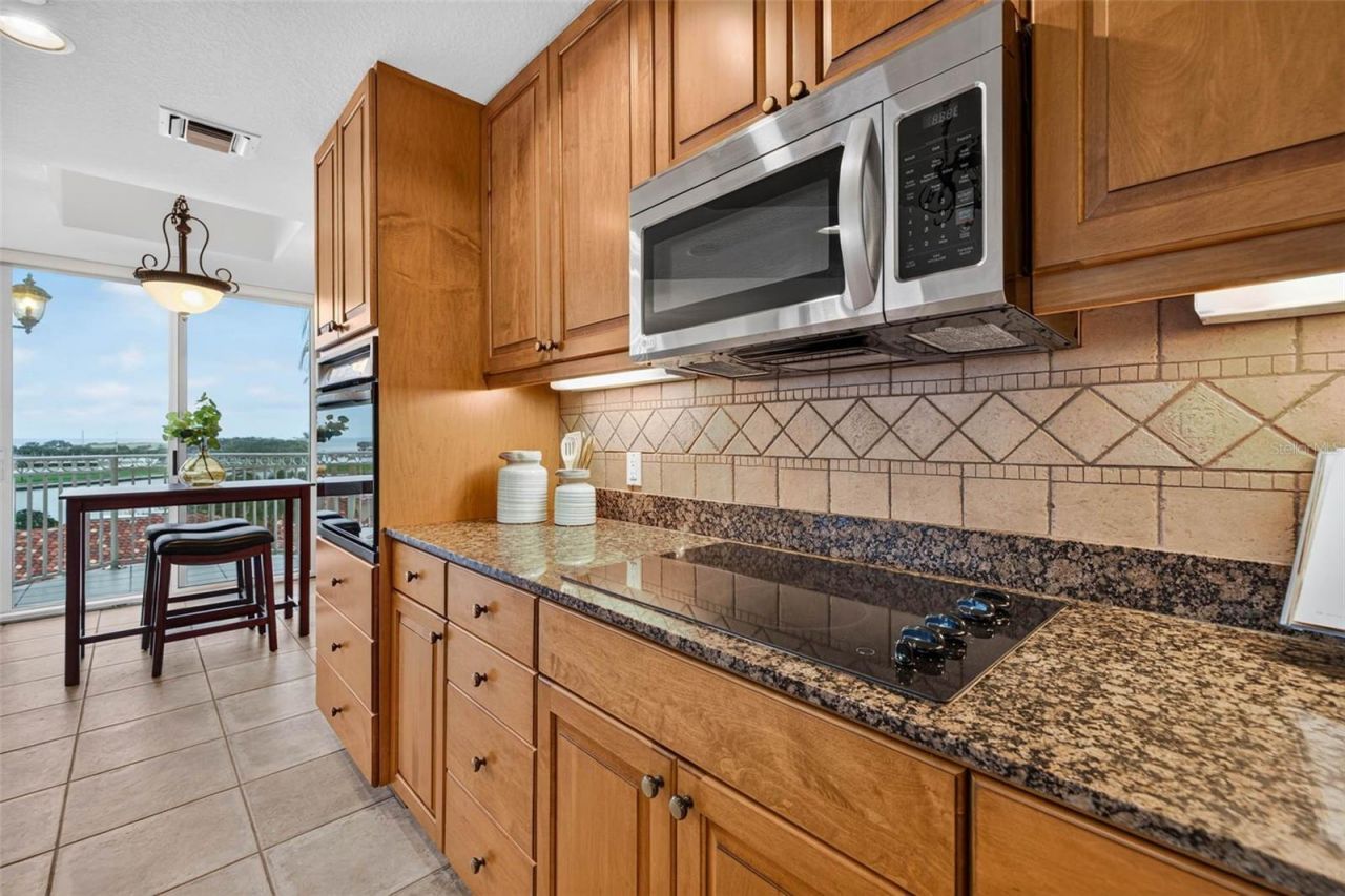 555 5th Avenue Ne, Unit 521, Saint Petersburg, FL 33701 Photo