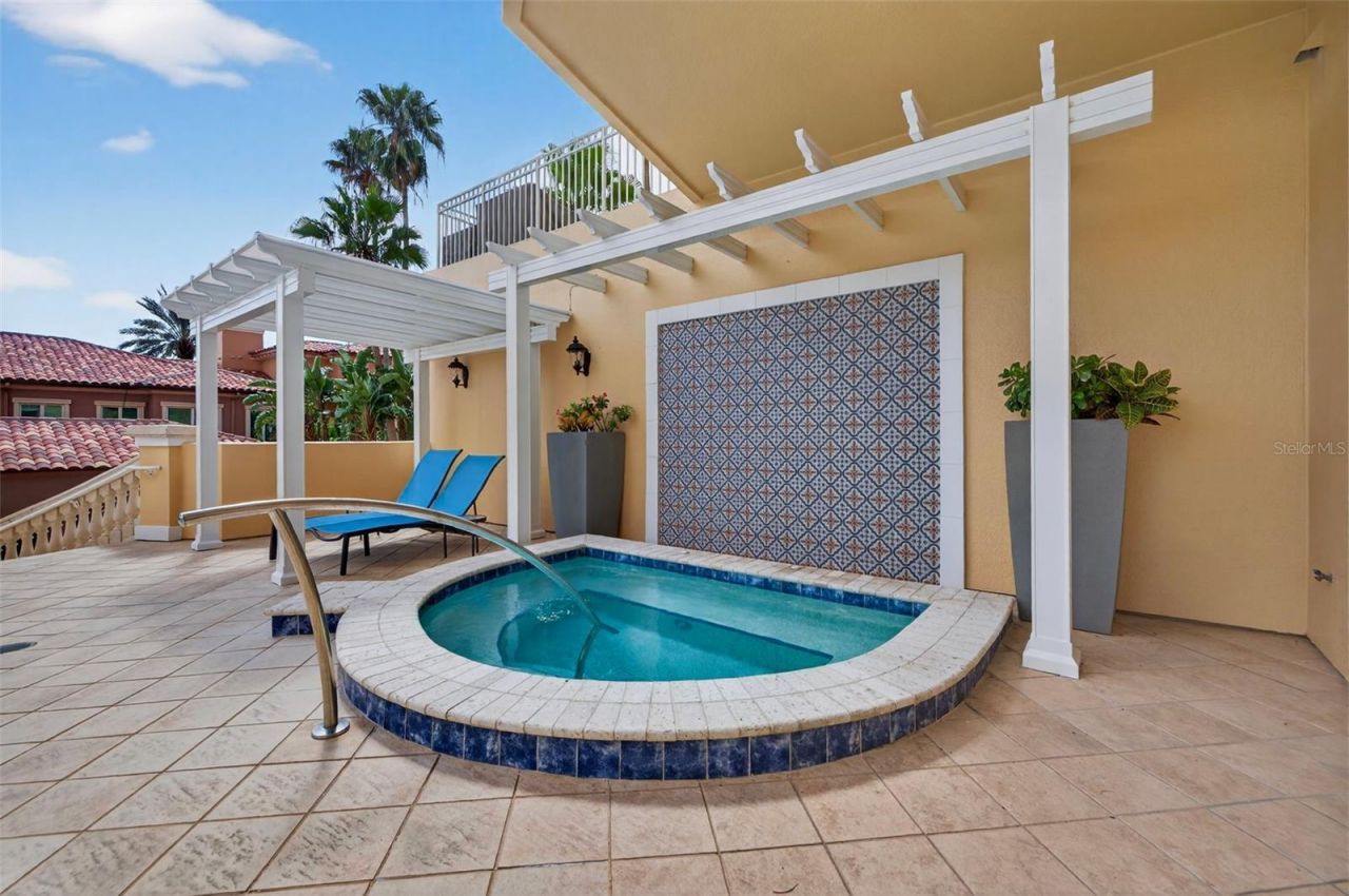 555 5th Avenue Ne, Unit 521, Saint Petersburg, FL 33701 Photo