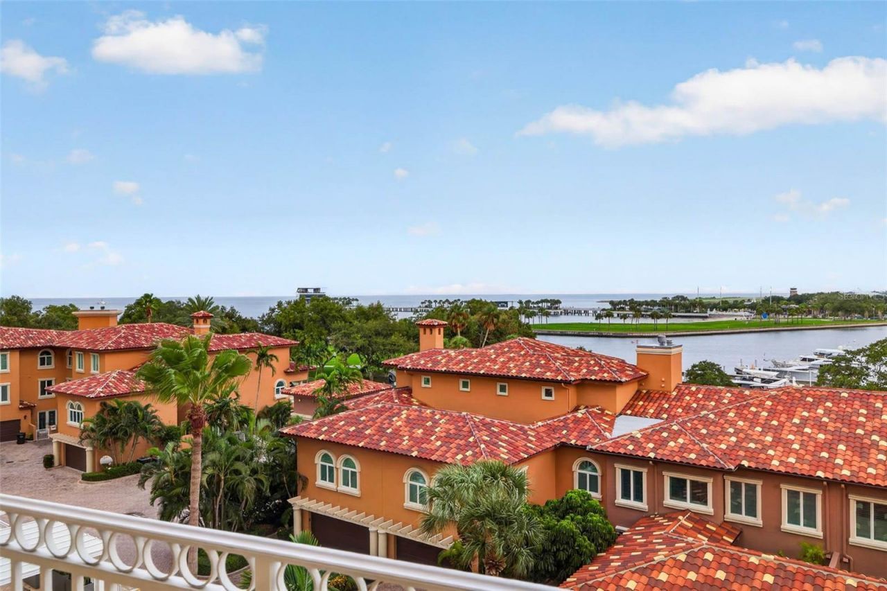 555 5th Avenue Ne, Unit 521, Saint Petersburg, FL 33701 Photo