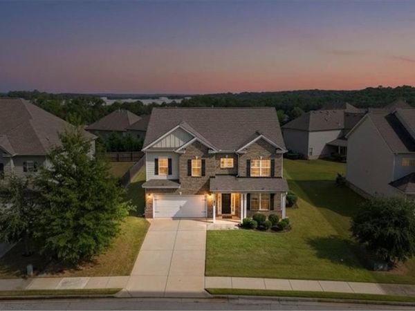 330 Piedmont Circle , Conyers, GA 30016