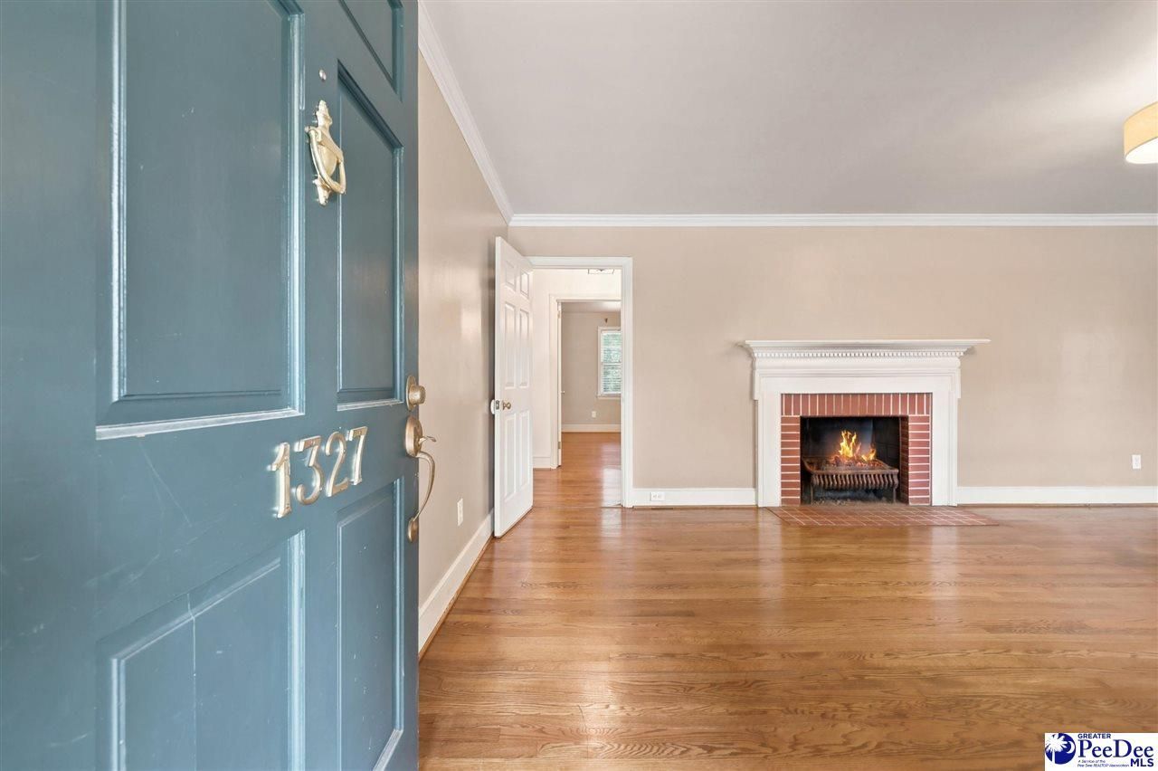 1327 Wisteria Drive Photo 4