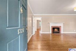 1327 Wisteria Drive photo 4